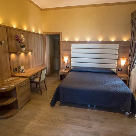 Vela D'oro Park Hotell 3*